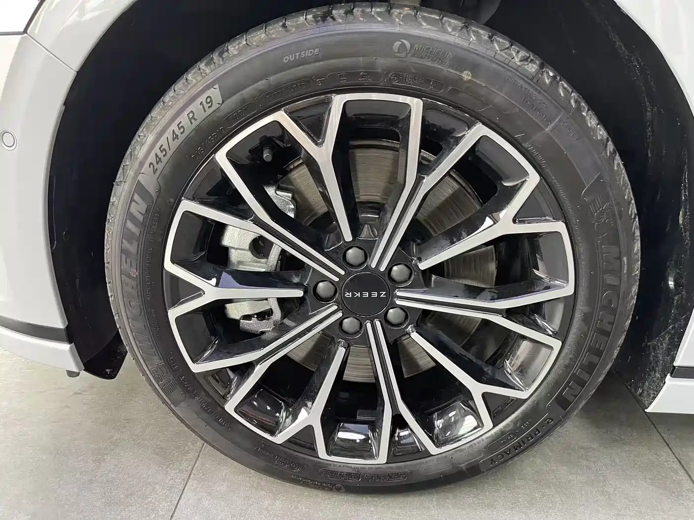 ZEEKR EXTREME KRYPTON 007GT