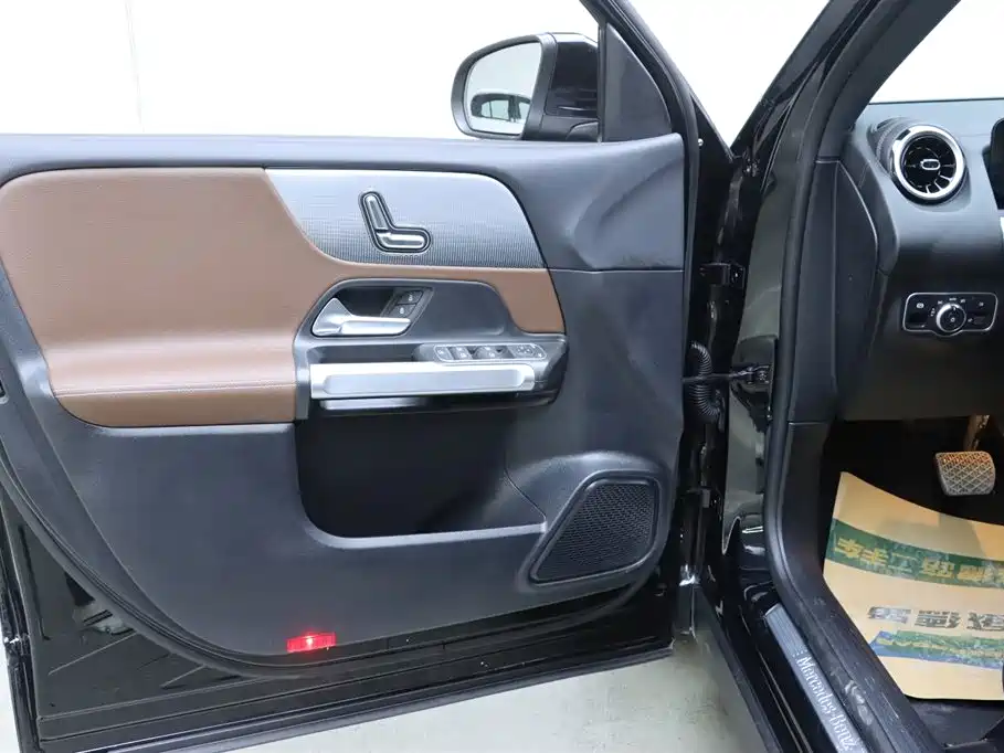 Mercedes-Benz GLB 2022 Model GLB 200 Dynamic Edition фото 11