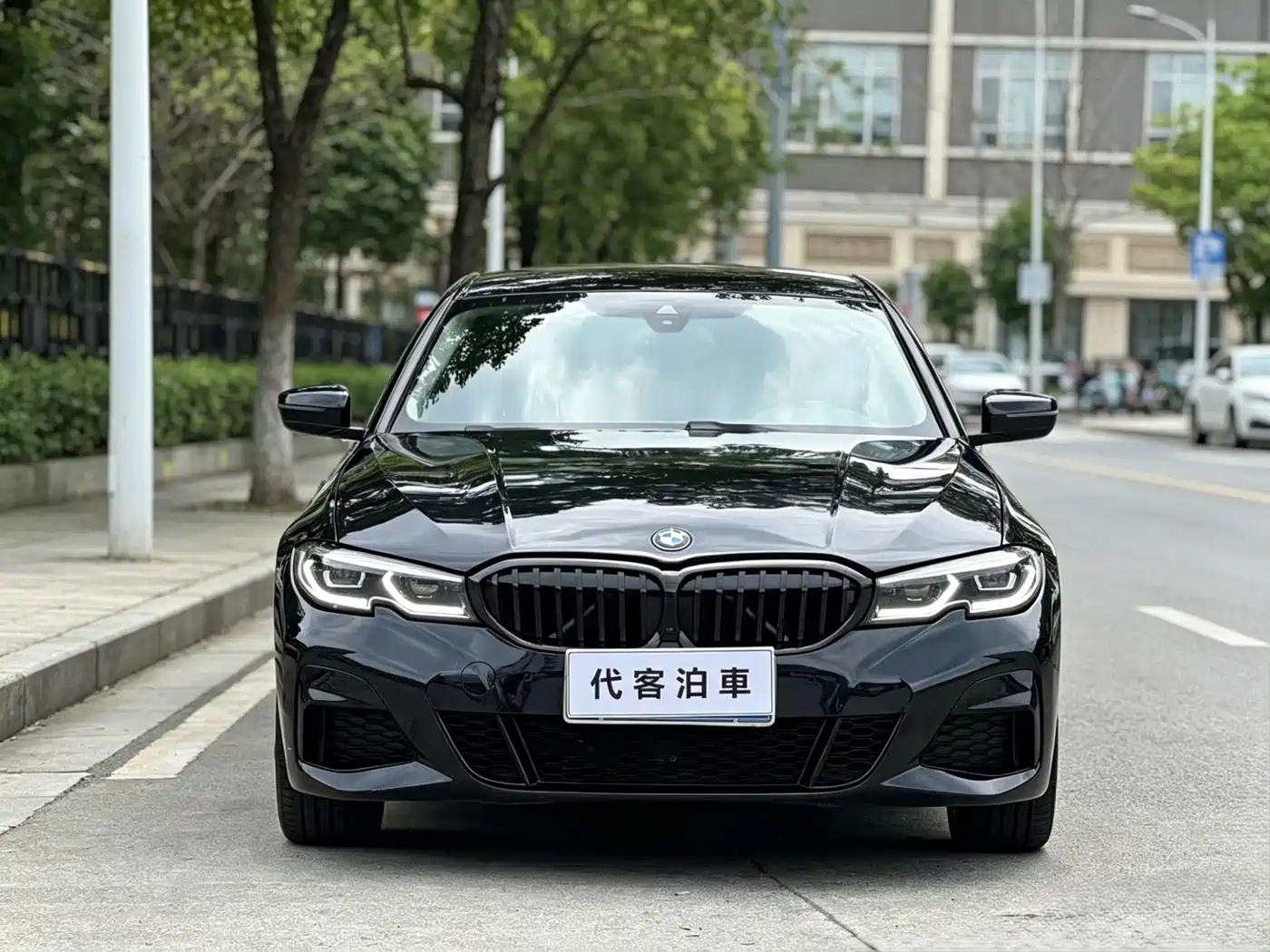BMW 3 Series 2021 325i M Sport Night Edition фото 2