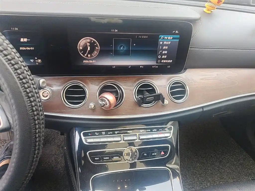 Mercedes-Benz E-Class 2016 E 300 L Fashion Type фото 20