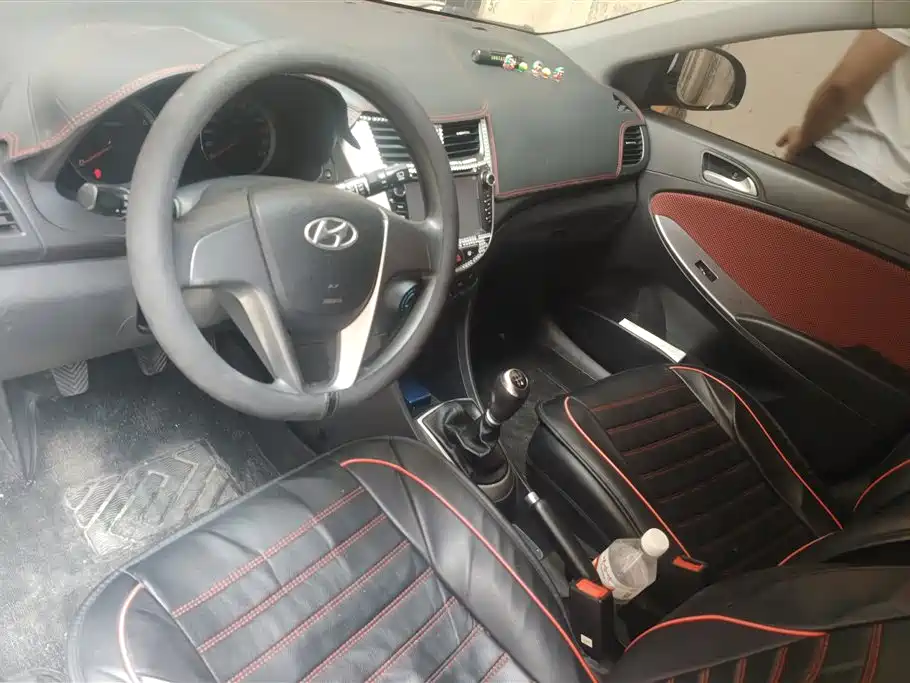Hyundai Reina 2014 1.4L Manual GLX фото 12