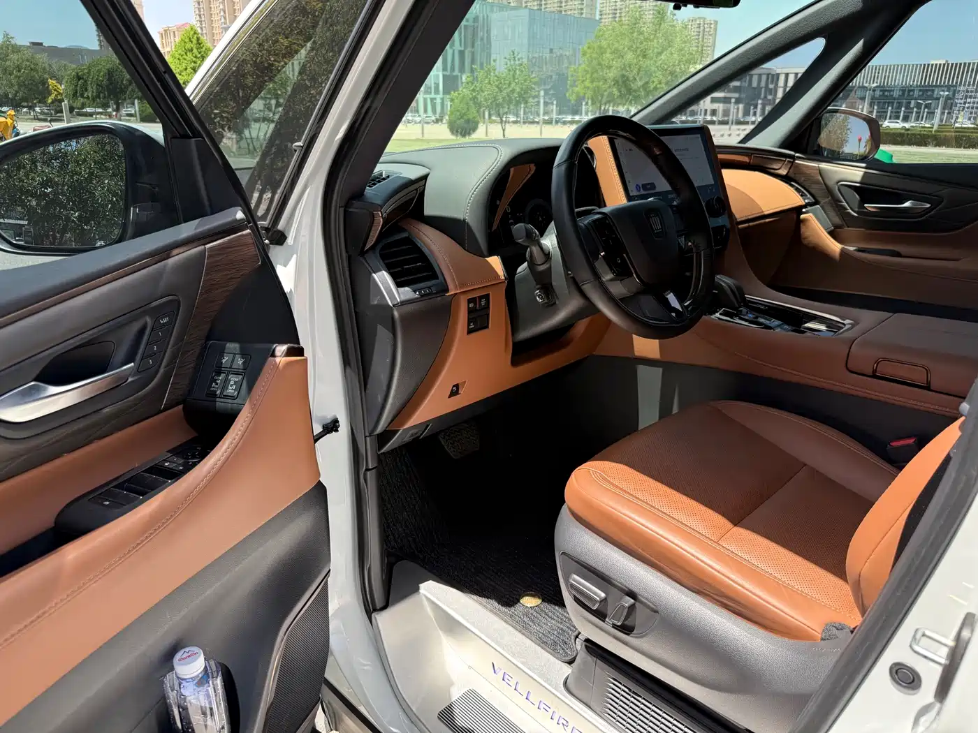 Toyota Vellfire 2024 Crown Hybrid 2.5L Executive Premium Edition фото 7