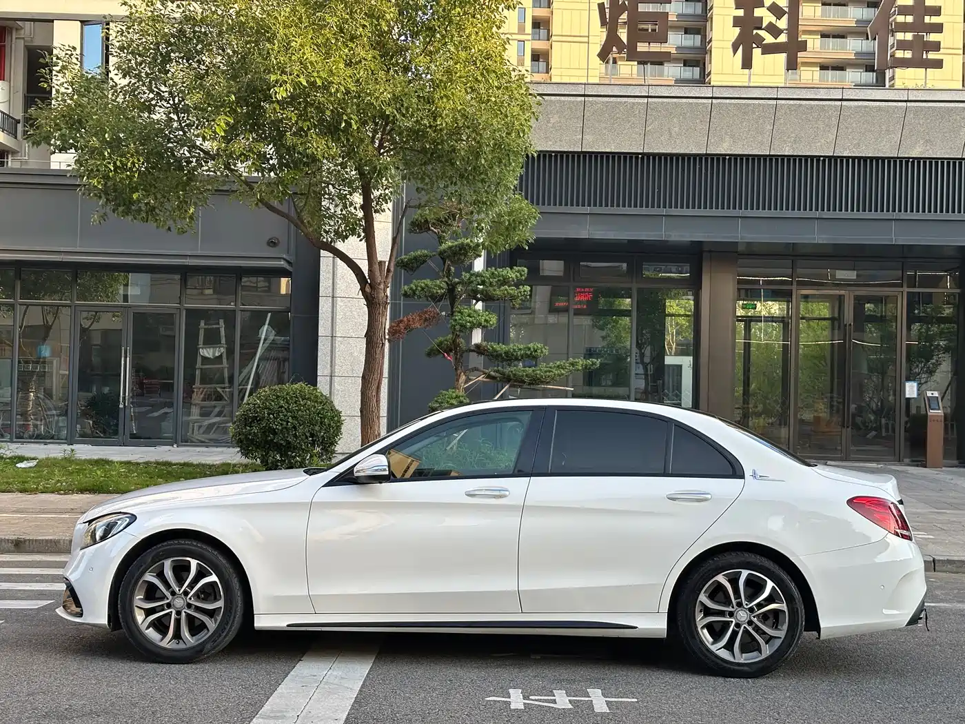 Mercedes-Benz C-Class 2015 Facelift C 200 L Sport фото 18
