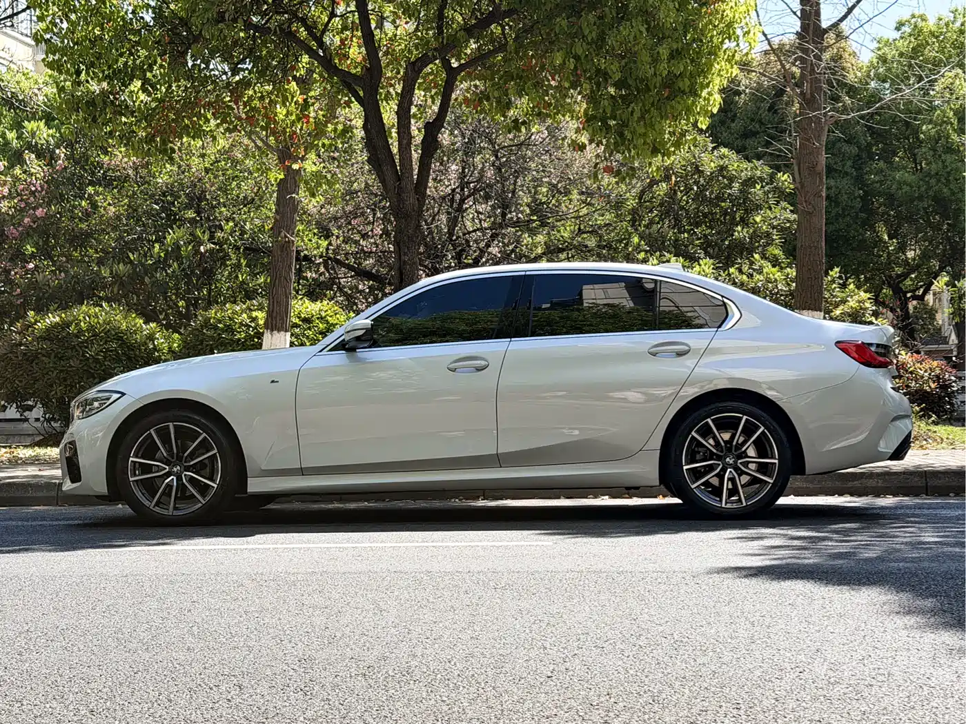 BMW 3 Series 2021 320Li M Sport Package фото 5