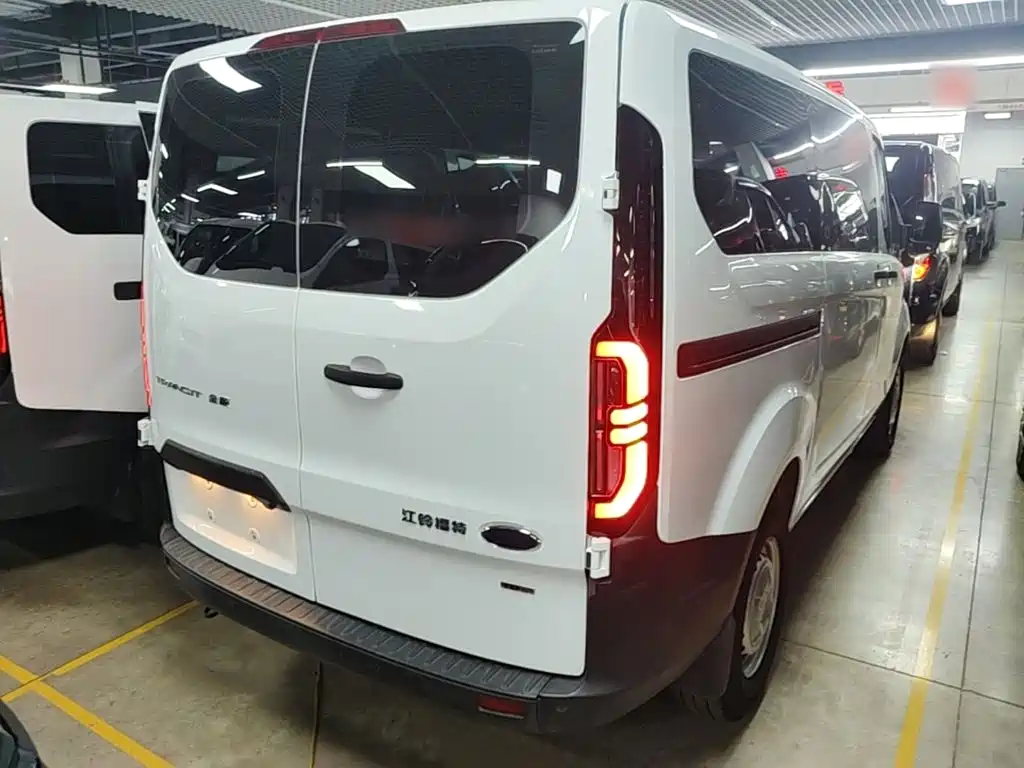 Ford Transit 2024 2023 Model 2.0T Diesel Manual Multi-Purpose Commercial Vehicle Short Wheelbase Low Roof 5/6-Seater