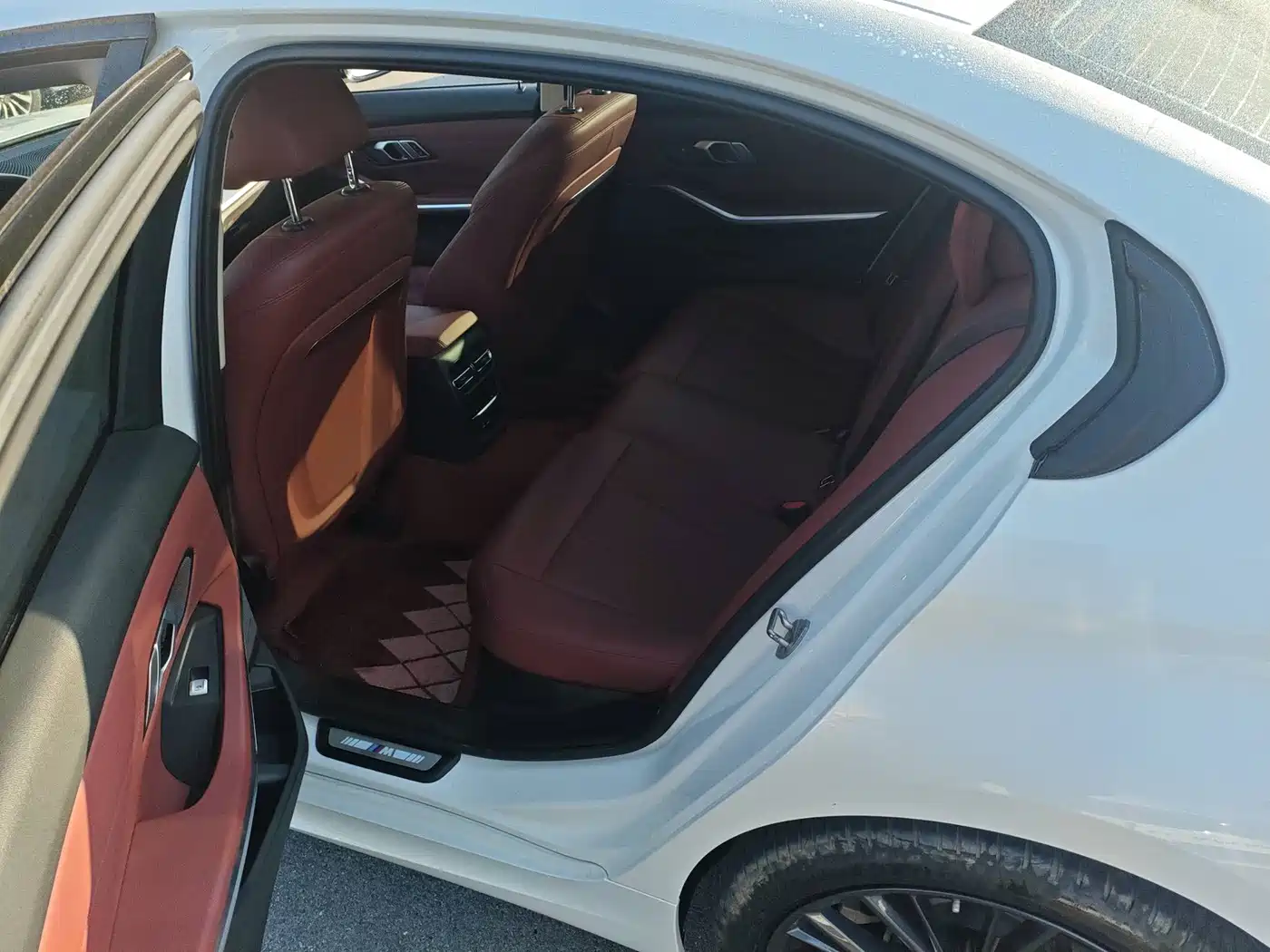 BMW 3 Series 2024 325Li M Sport Shadowline Package фото 4
