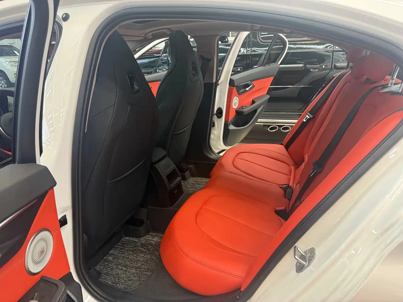 BMW 1 Series 2021 Facelift 120i M Sport Shadow Edition фото 8