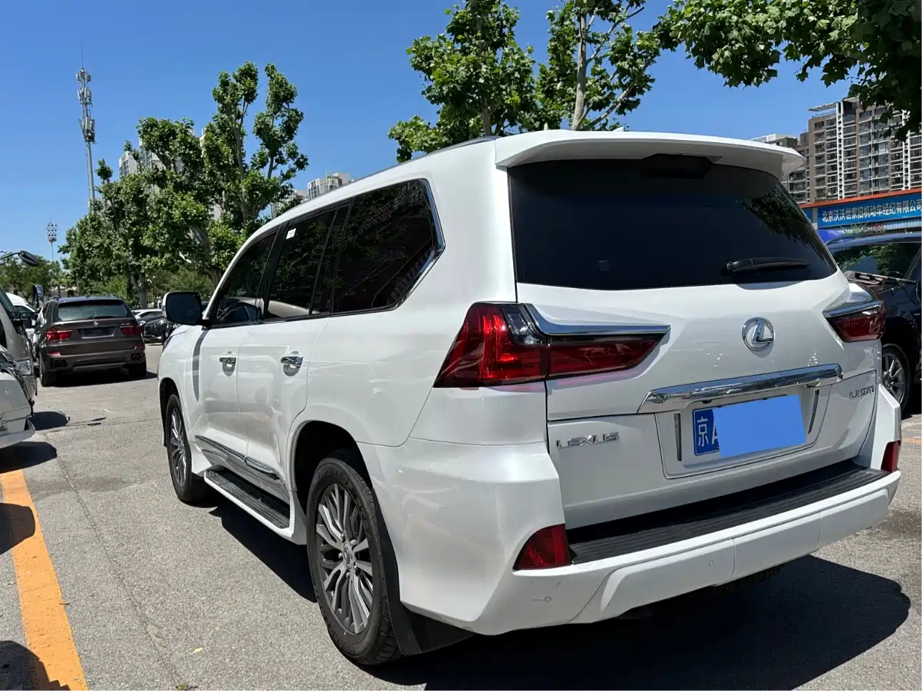 Lexus LX 2019 570 Dynamic Luxury Edition фото 6