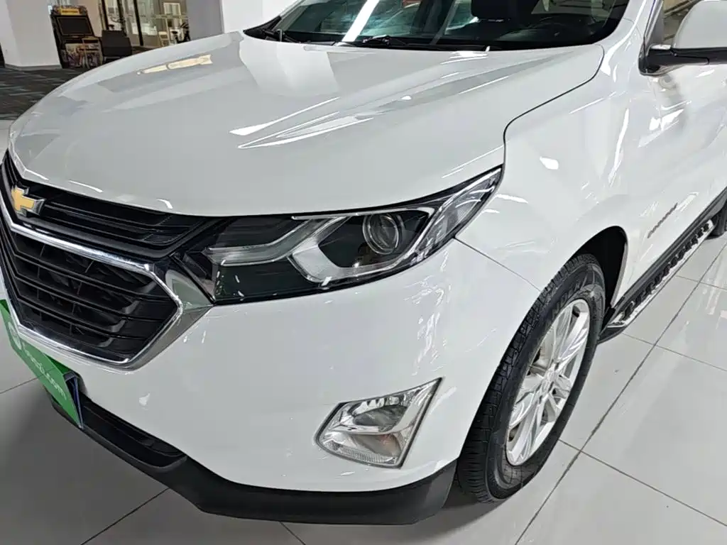 Фото 24 - Chevrolet Equinox