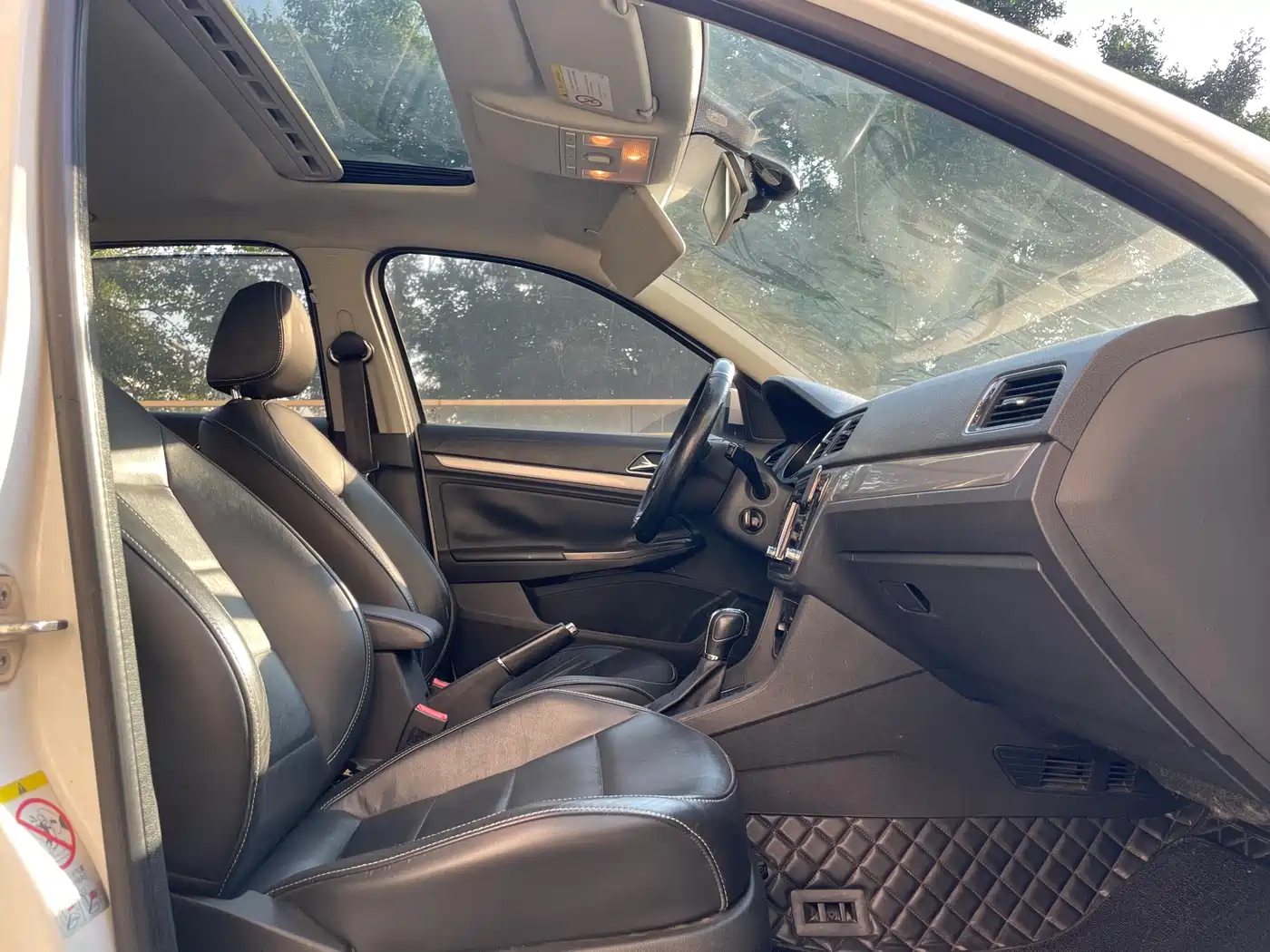 Volkswagen Lavida 2015 230TSI DSG Comfort Edition фото 14