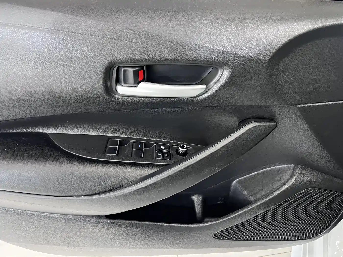 Toyota Levin 2022 185T CVT Luxury Edition фото 8