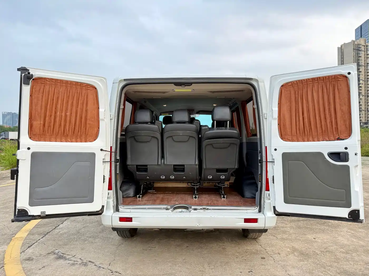 SAIC Maxus Xintu V80 2021 2.0T PLUS Manual Urban Edition Short Wheelbase Ultra-Low Roof 7/8/9 Seats фото 9