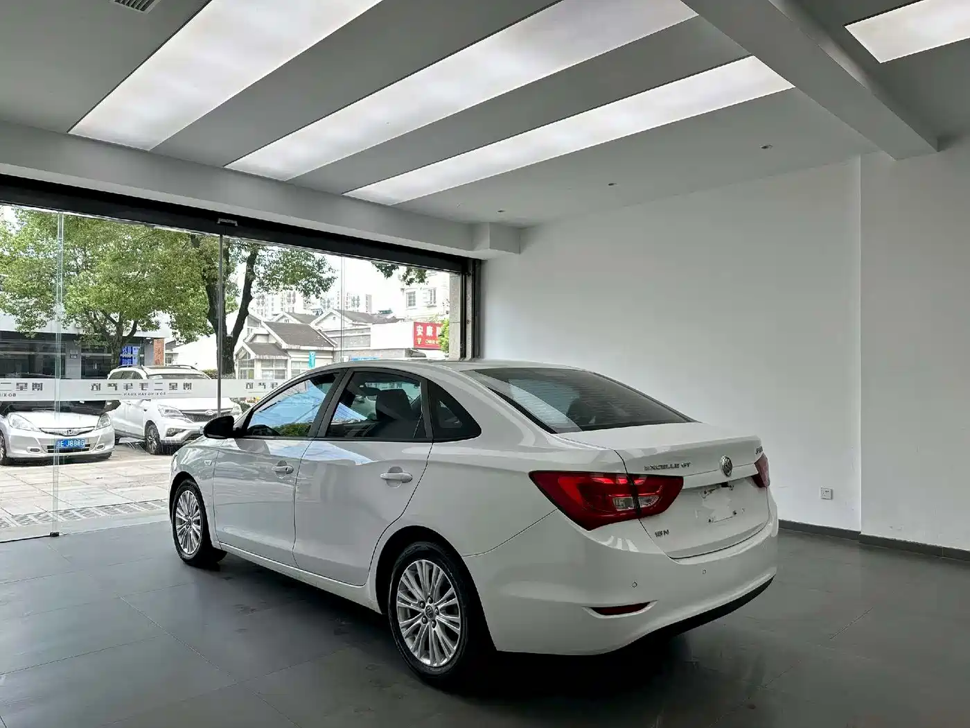 Buick Excelle 2016 15N Automatic Elite фото 7