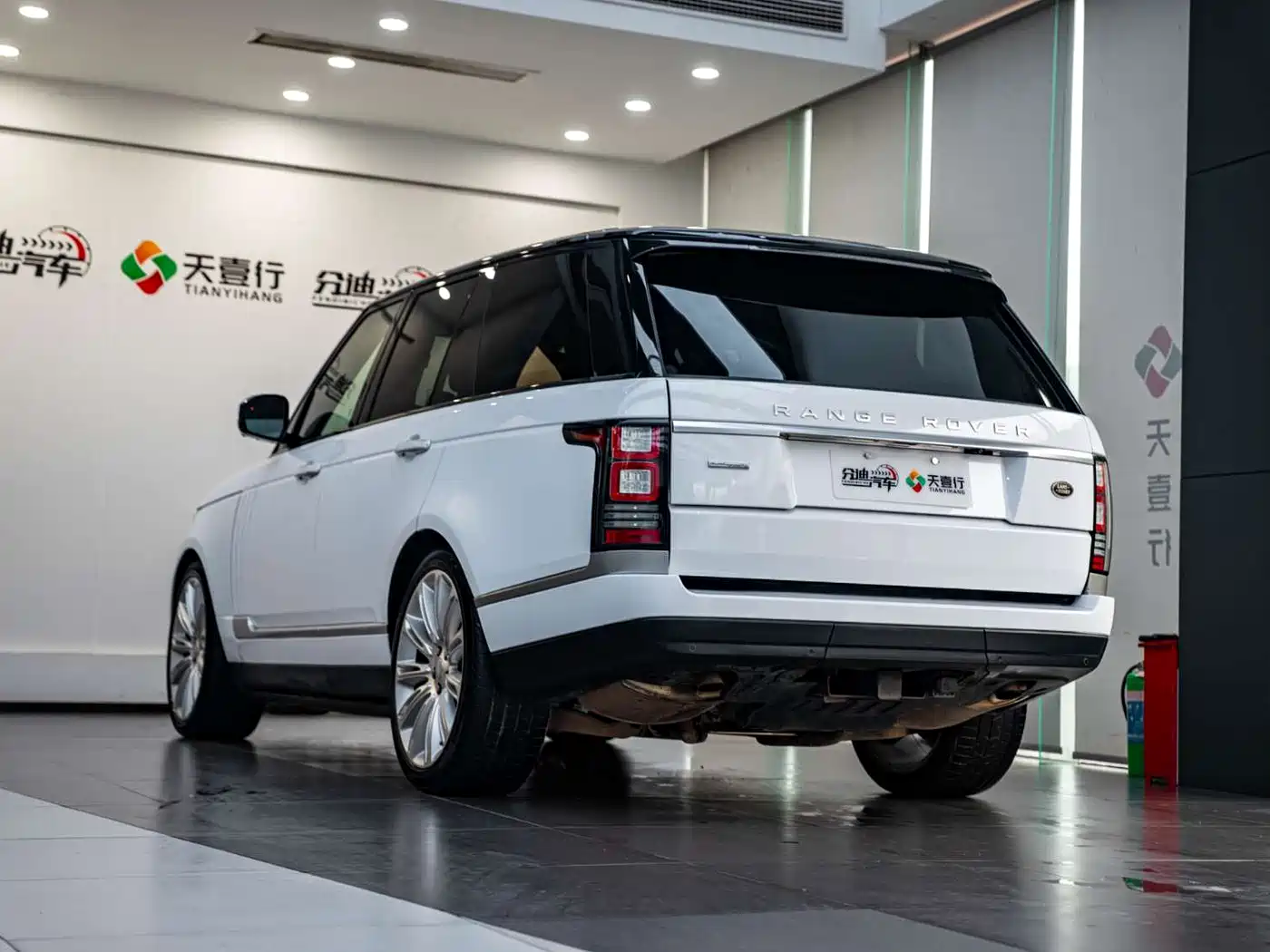 Land Rover Range Rover 2013 5.0 SC V8 AB Ultimate Genesis Edition фото 7