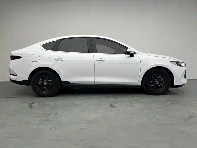 BYD Qin PLUS 2025 DM-i Smart Drive 55KM Leader фото 17