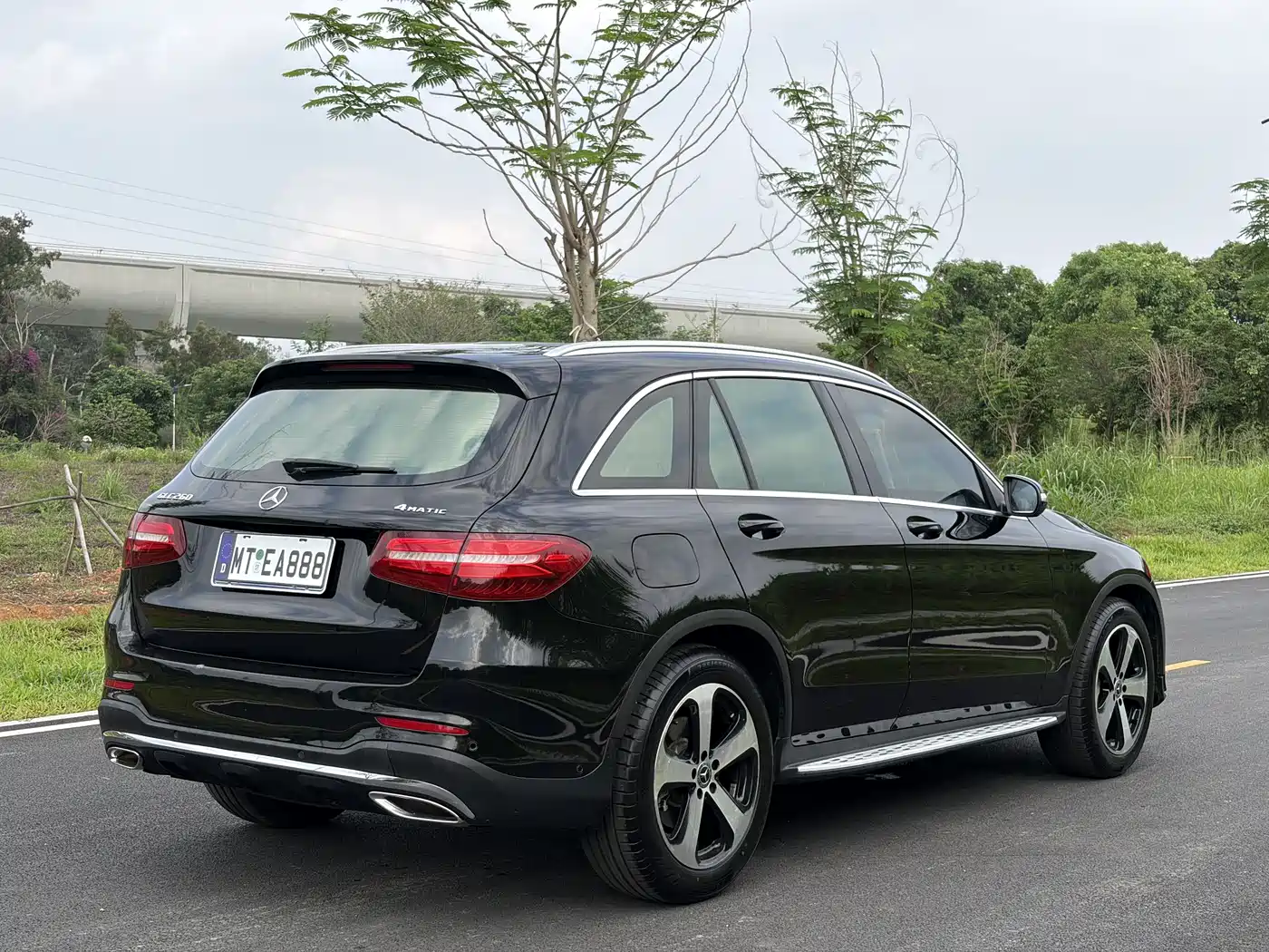 Mercedes-Benz GLC 2018 GLC 260 4MATIC Luxury фото 14