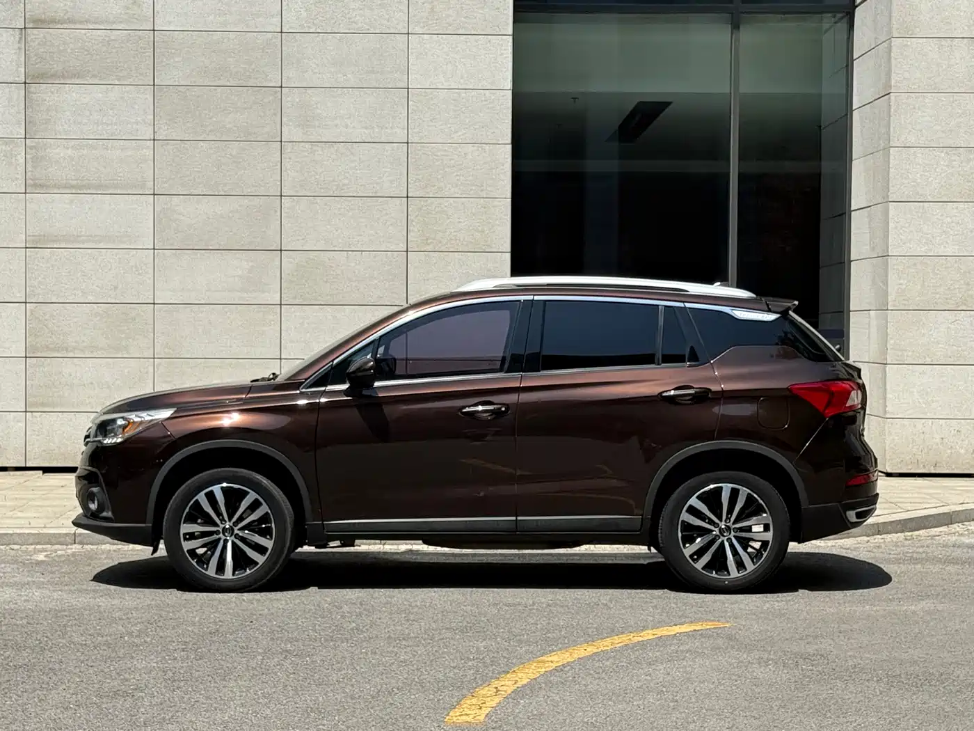 GAC Trumpchi Trumpchi GS4 New Energy 2017 1.5L PHEV Premium Edition фото 4