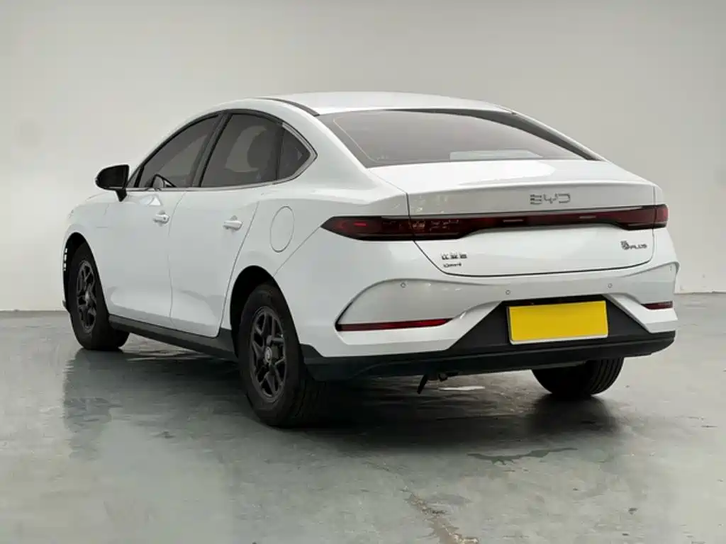 BYD Qin PLUS 2025 DM-i Smart Drive 55KM Leader фото 4