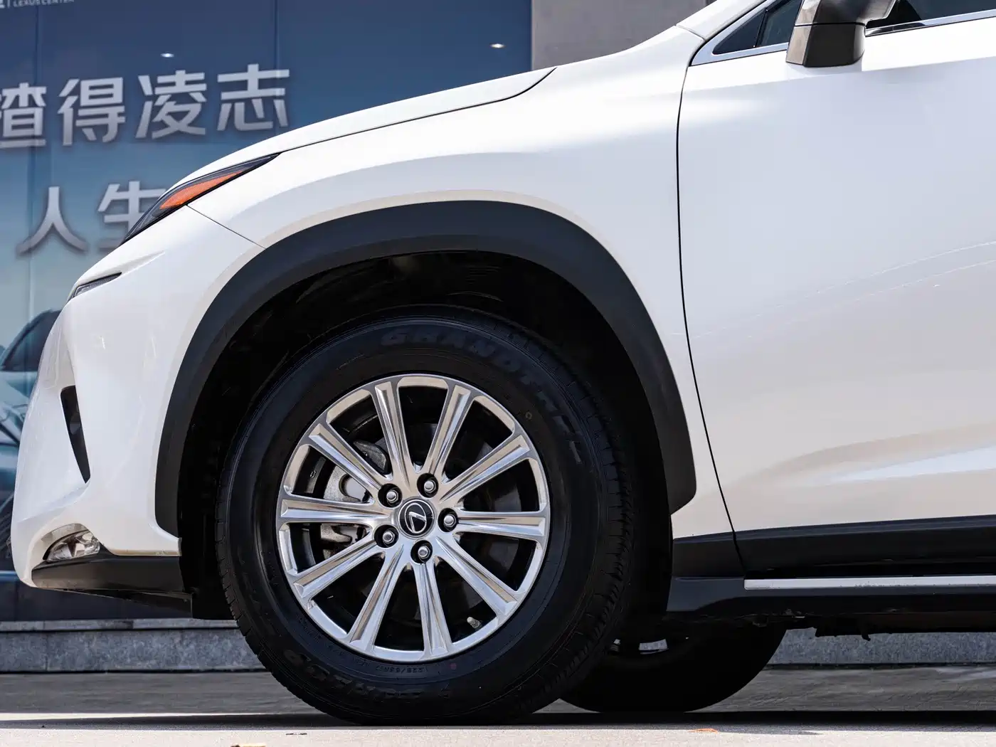 Фото 8 - Lexus NX
