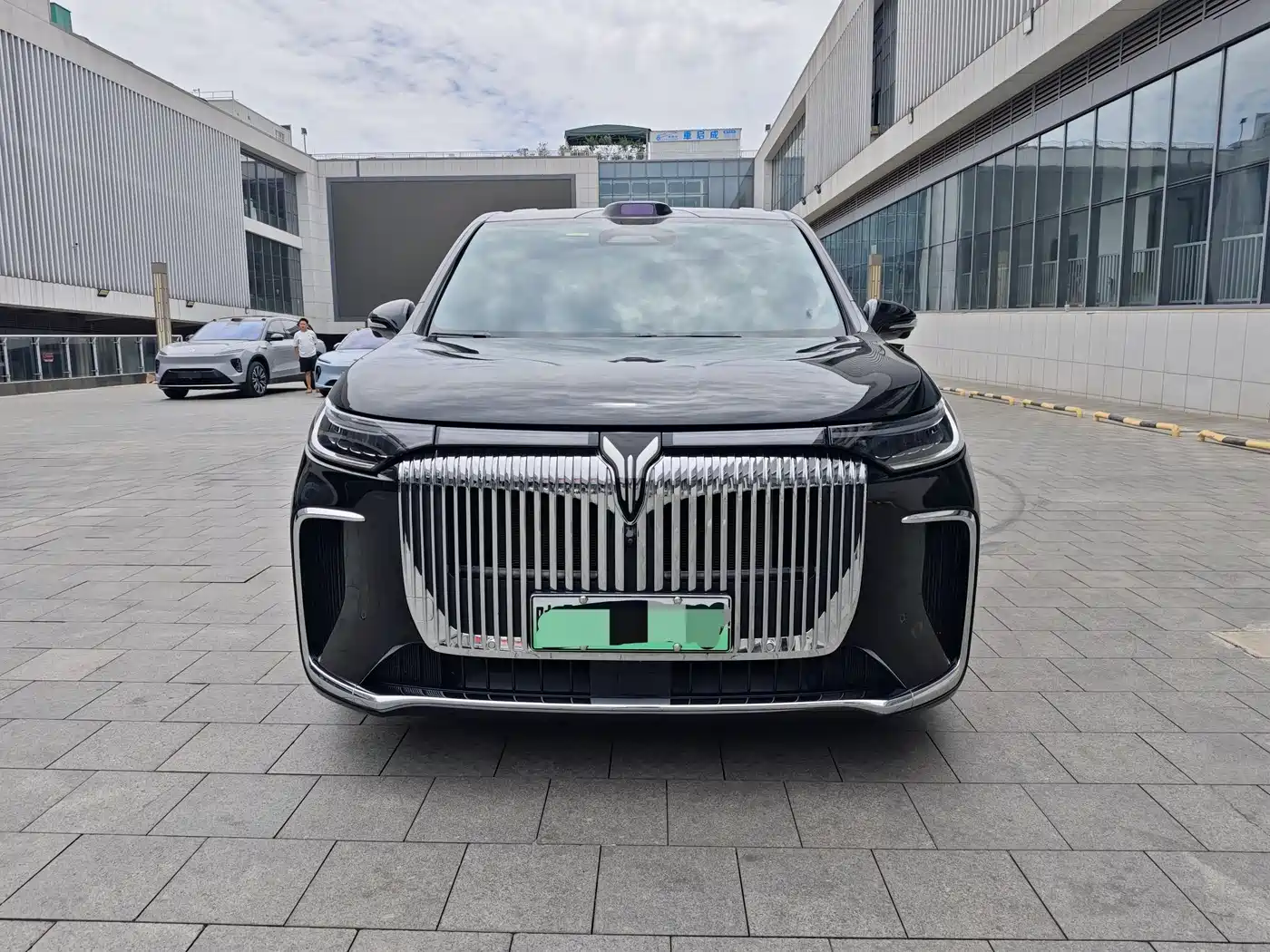 Voyah Auto Voyah Dreamer 2025 PHEV AWD Flagship Qian Kun Edition фото 4