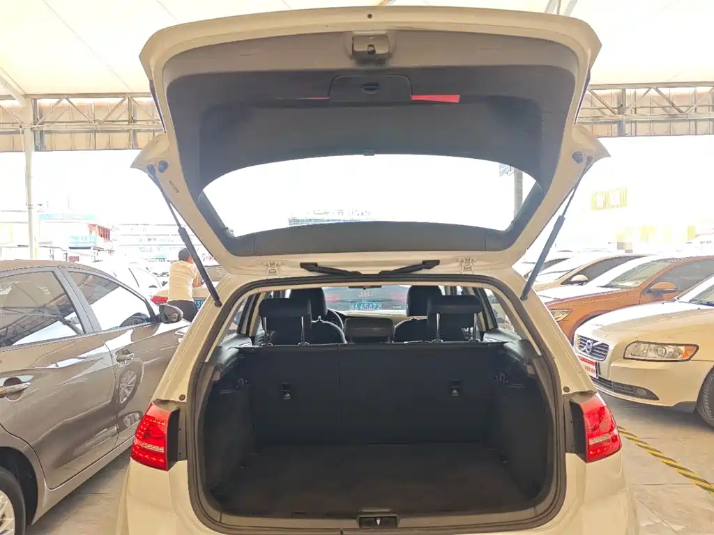 Volkswagen Golf 2015 1.6L Automatic Fashion фото 19
