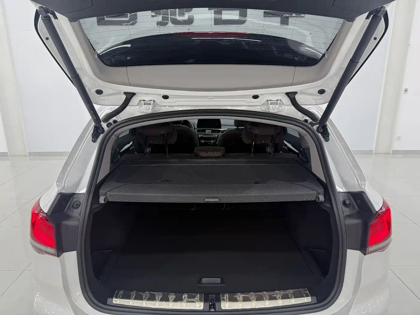 BMW X1 2022 sDrive25Li Leading фото 19