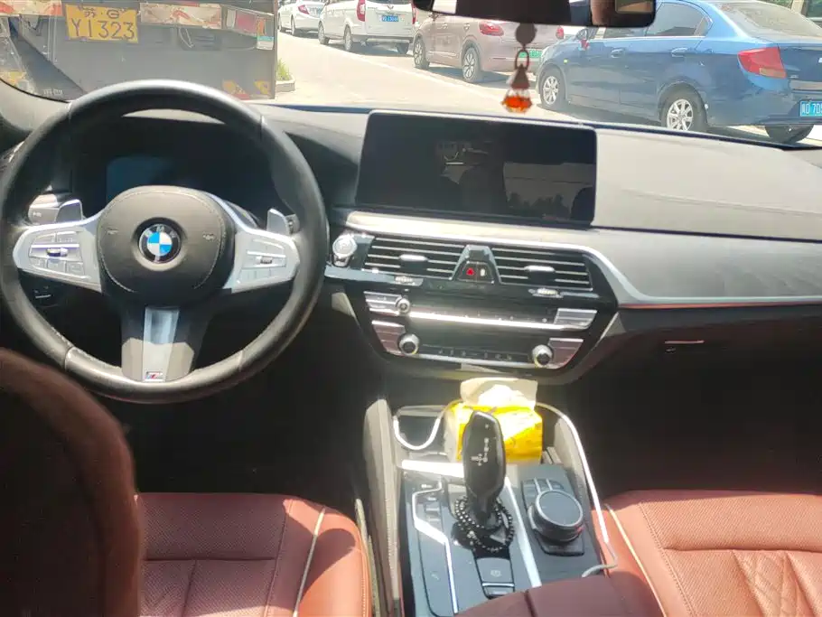 BMW 5 Series 2023 Facelift 530Li Leading M Sport Package фото 12