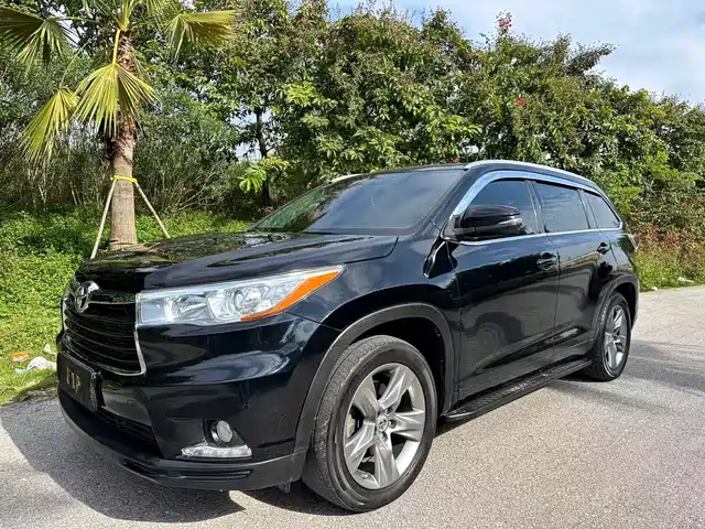 TOYOTA HIGHLANDER