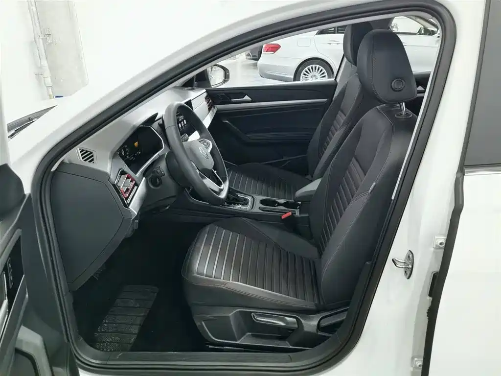 Volkswagen Lavida 2024 Model 300TSI DSG Starlight Full Comfort Edition фото 10
