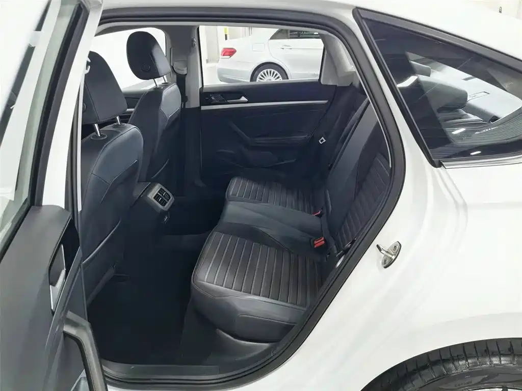 Volkswagen Lavida 2024 Model 300TSI DSG Starlight Full Comfort Edition фото 15