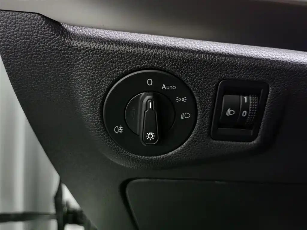 Volkswagen Lavida 2024 Model 300TSI DSG Starlight Full Comfort Edition фото 21