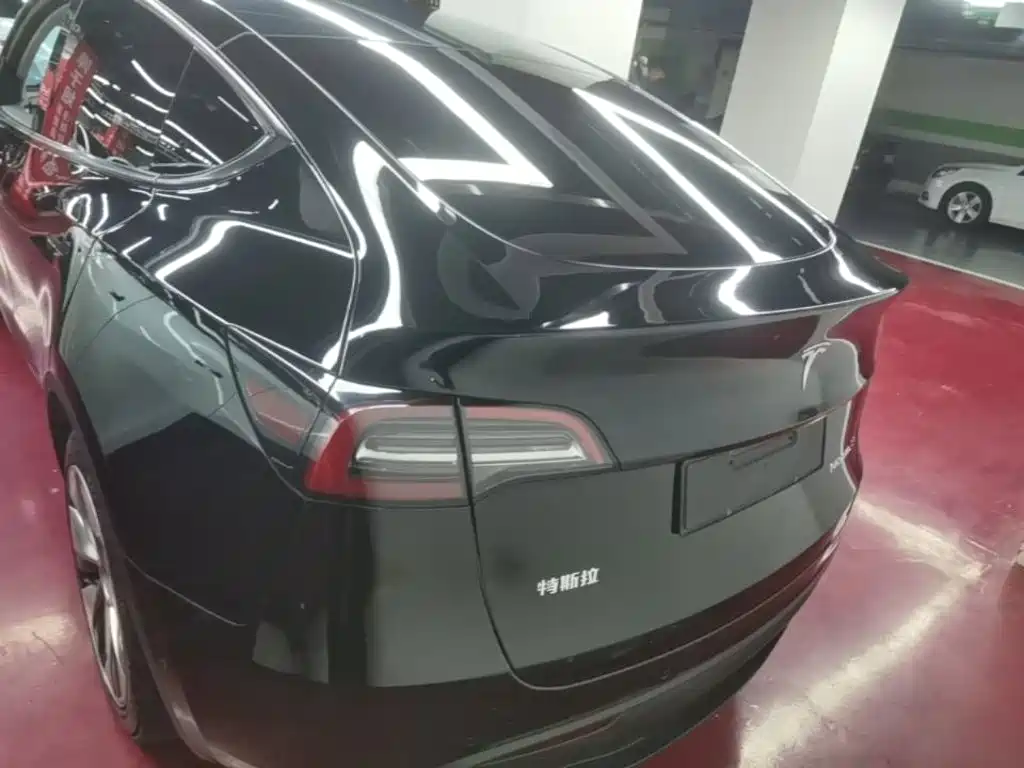 Фото 6 - Tesla Model Y