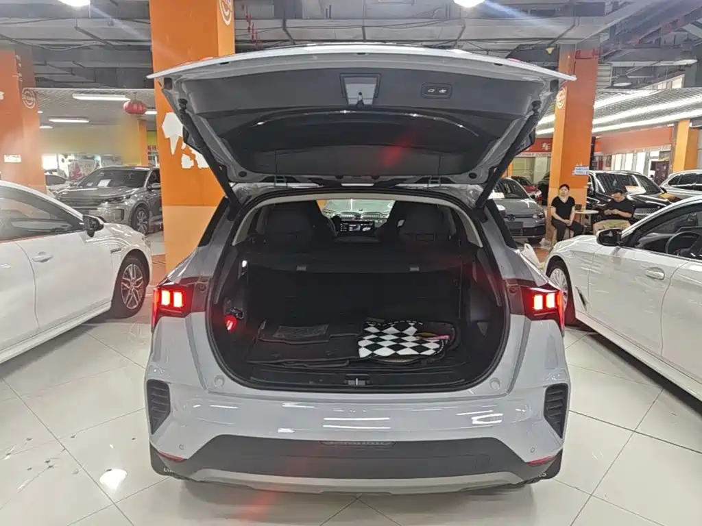 Lynk & Co 06 EM-P 2023 2023 1.5T Remix PHEV Pro