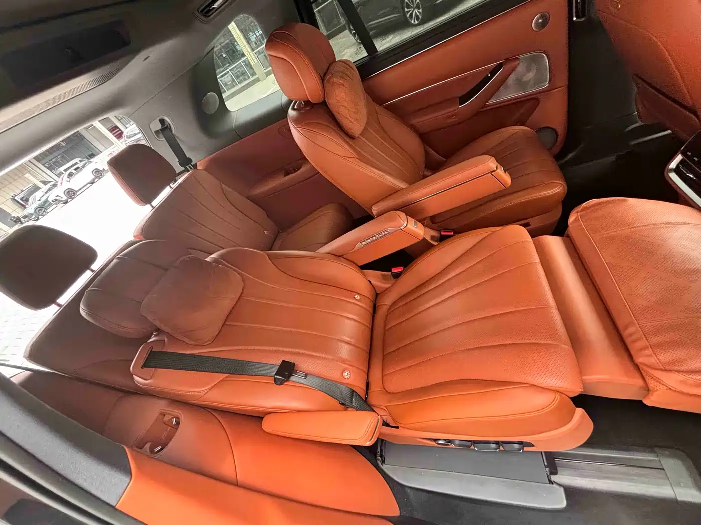 AITO Wenjie AITO M8 2025 Extended Range Ultra 53.4kWh 6-Seater фото 23