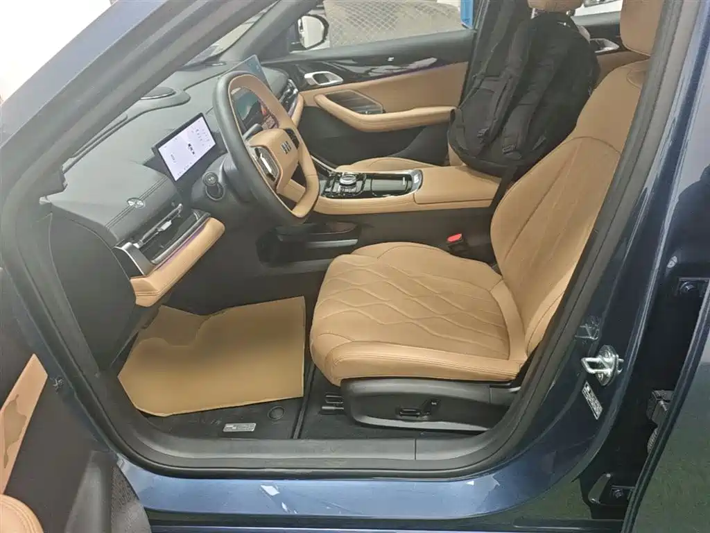 Geely Galaxy Galaxy A7 2025 EM-i фото 15
