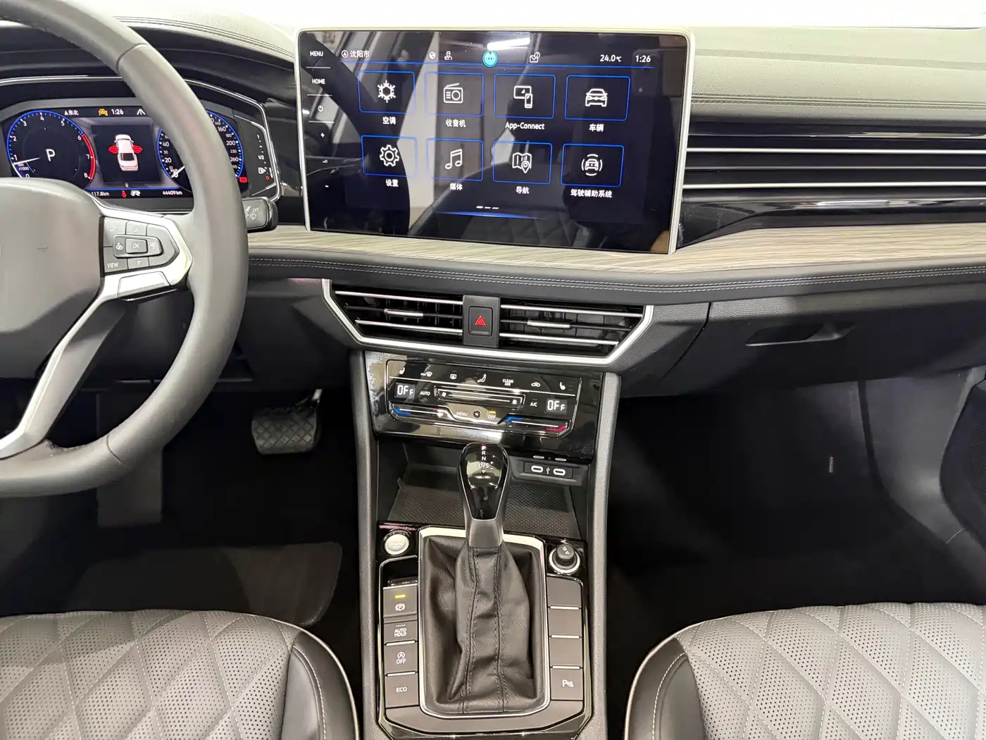 Volkswagen Sagitar 2023 Model Year 280TSI DSG Surpass Edition фото 13