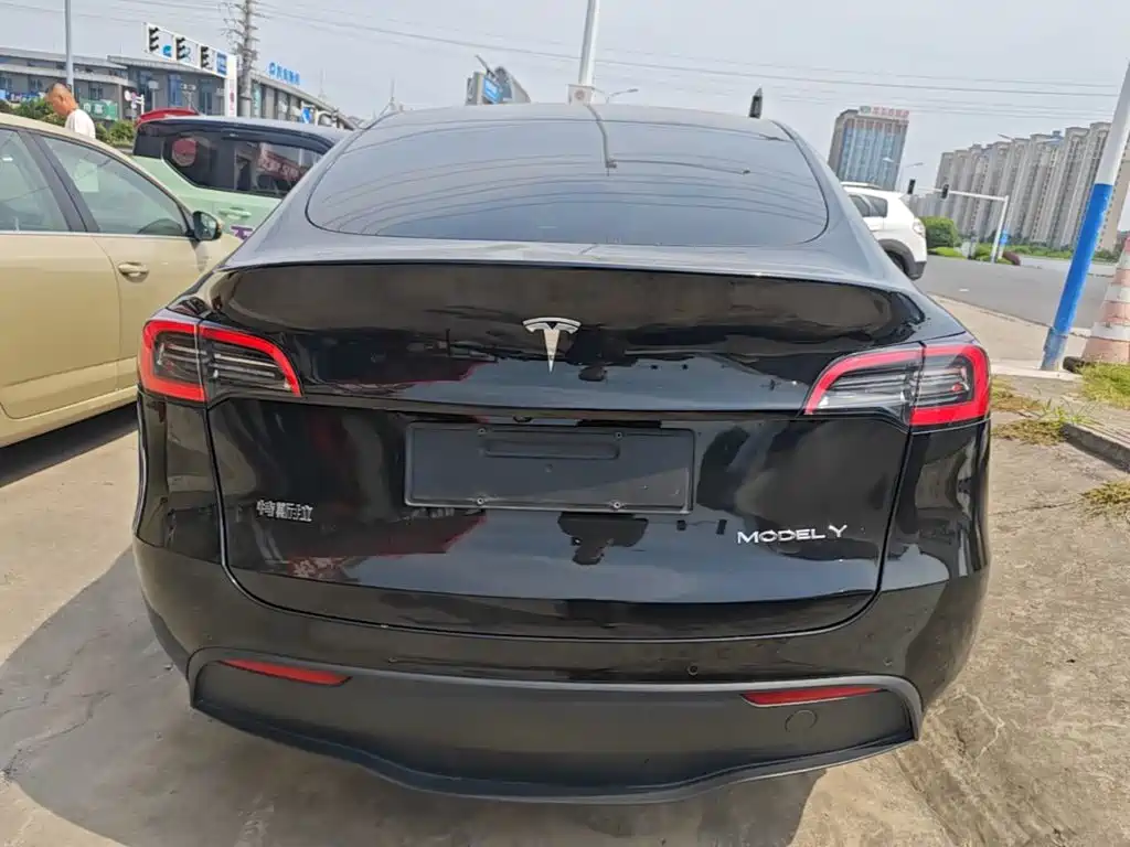 Фото 6 - Tesla Model Y