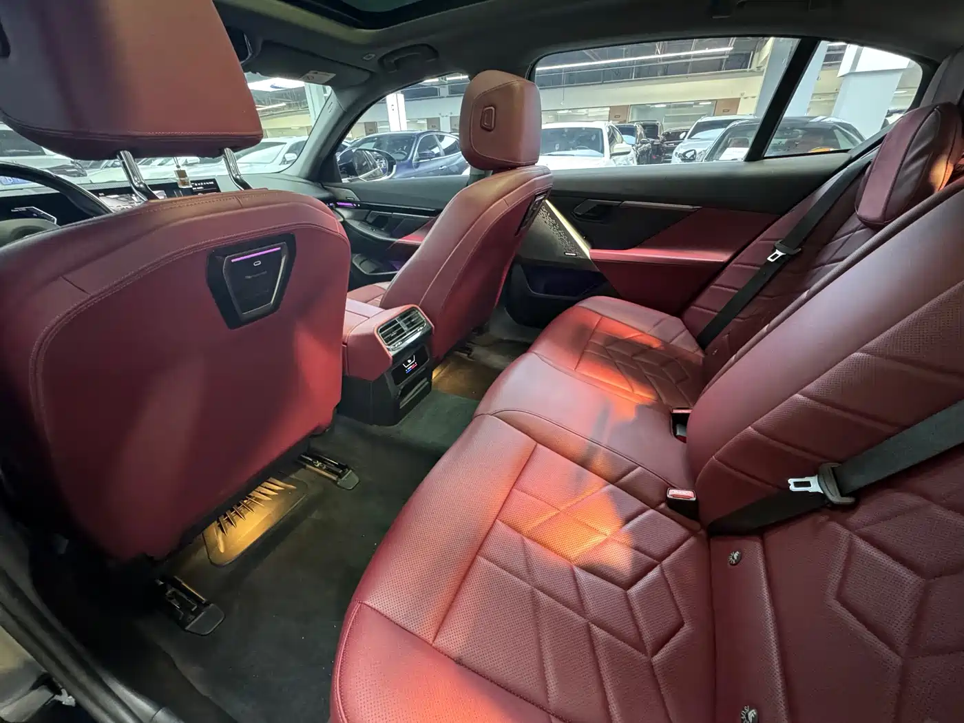 BMW 5 Series 2025 525Li Luxury Package фото 6