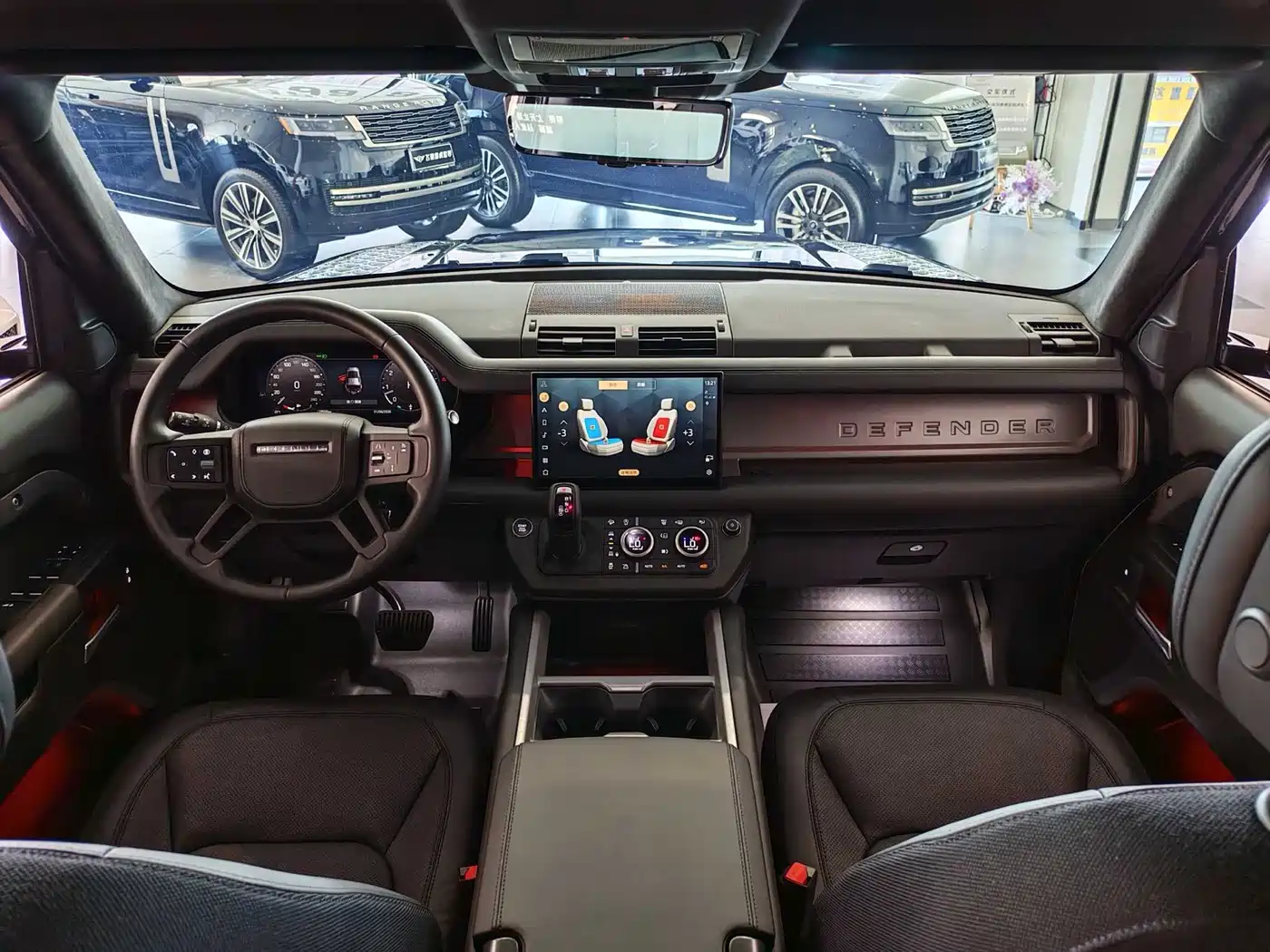 Land Rover Defender 2025 110 3.0T P400 -Dynamic HSE фото 18