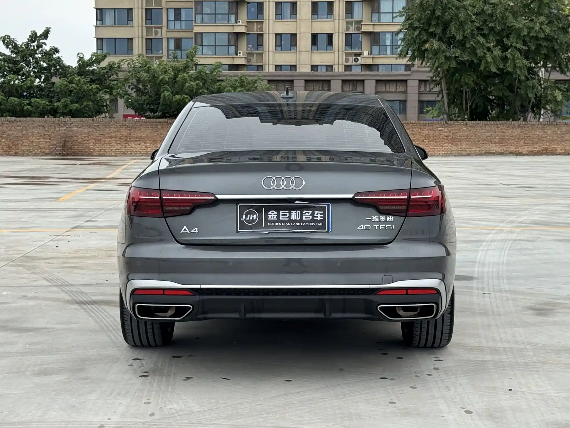 Фото 16 - Audi A4L