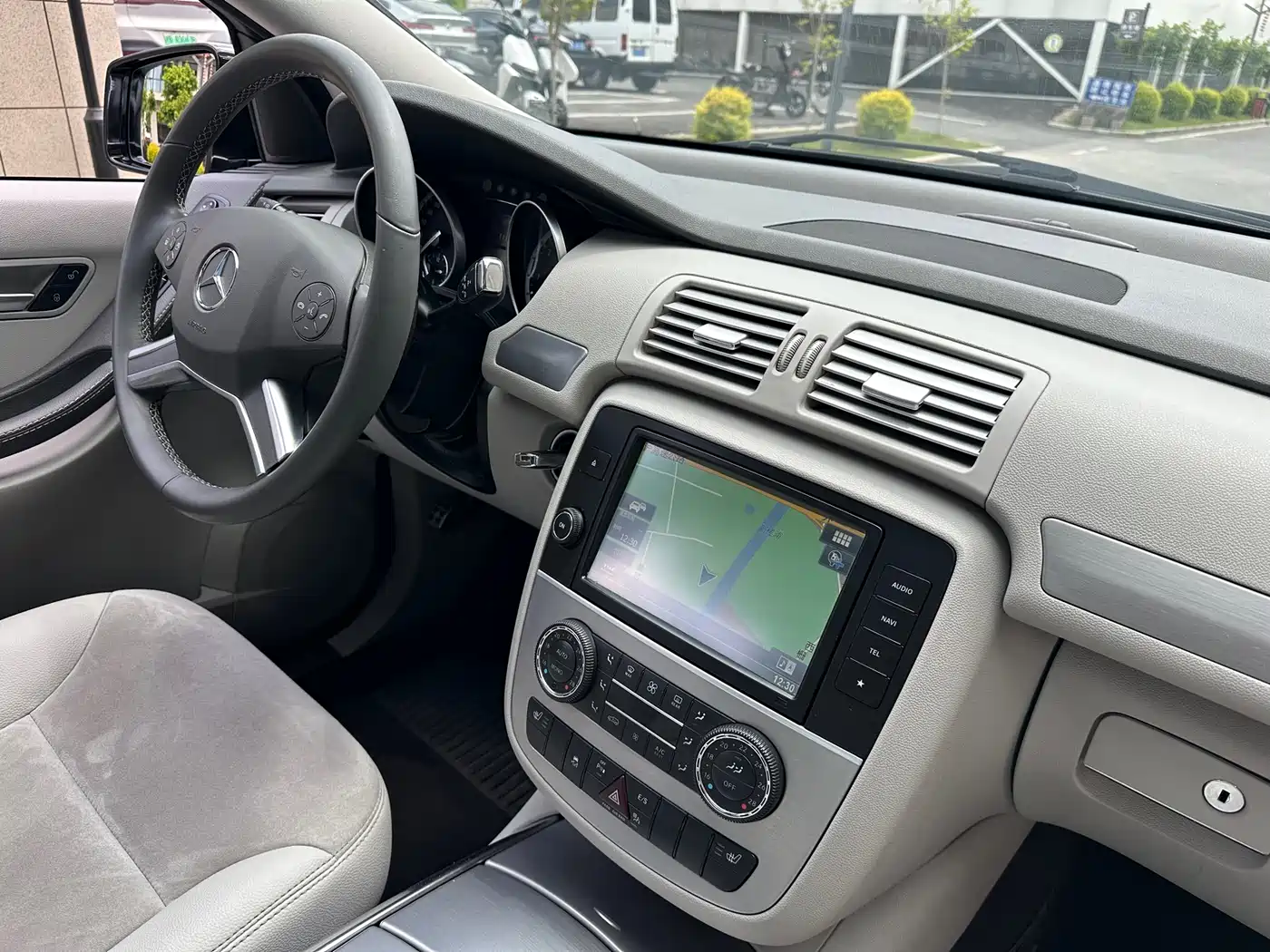 Mercedes-Benz R-Class 2015 R 320 4MATIC Luxury фото 22