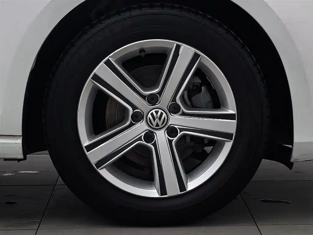 Volkswagen Golf 2016 1.6L Automatic Comfort фото 17
