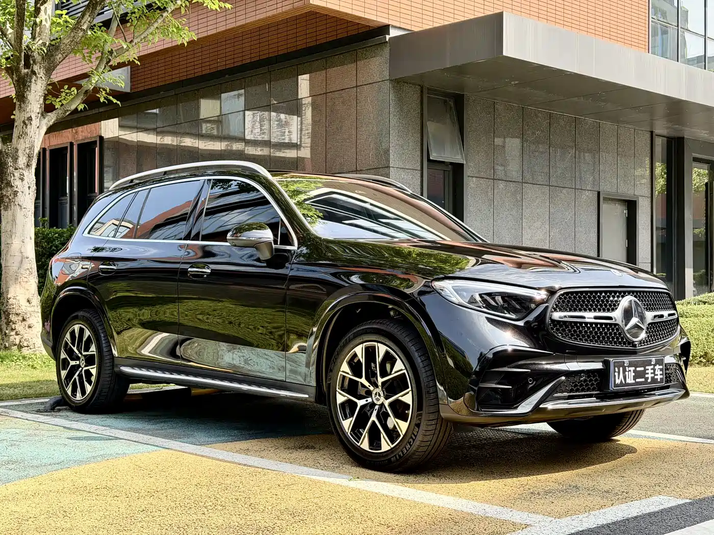 MERCEDES-BENZ GLC