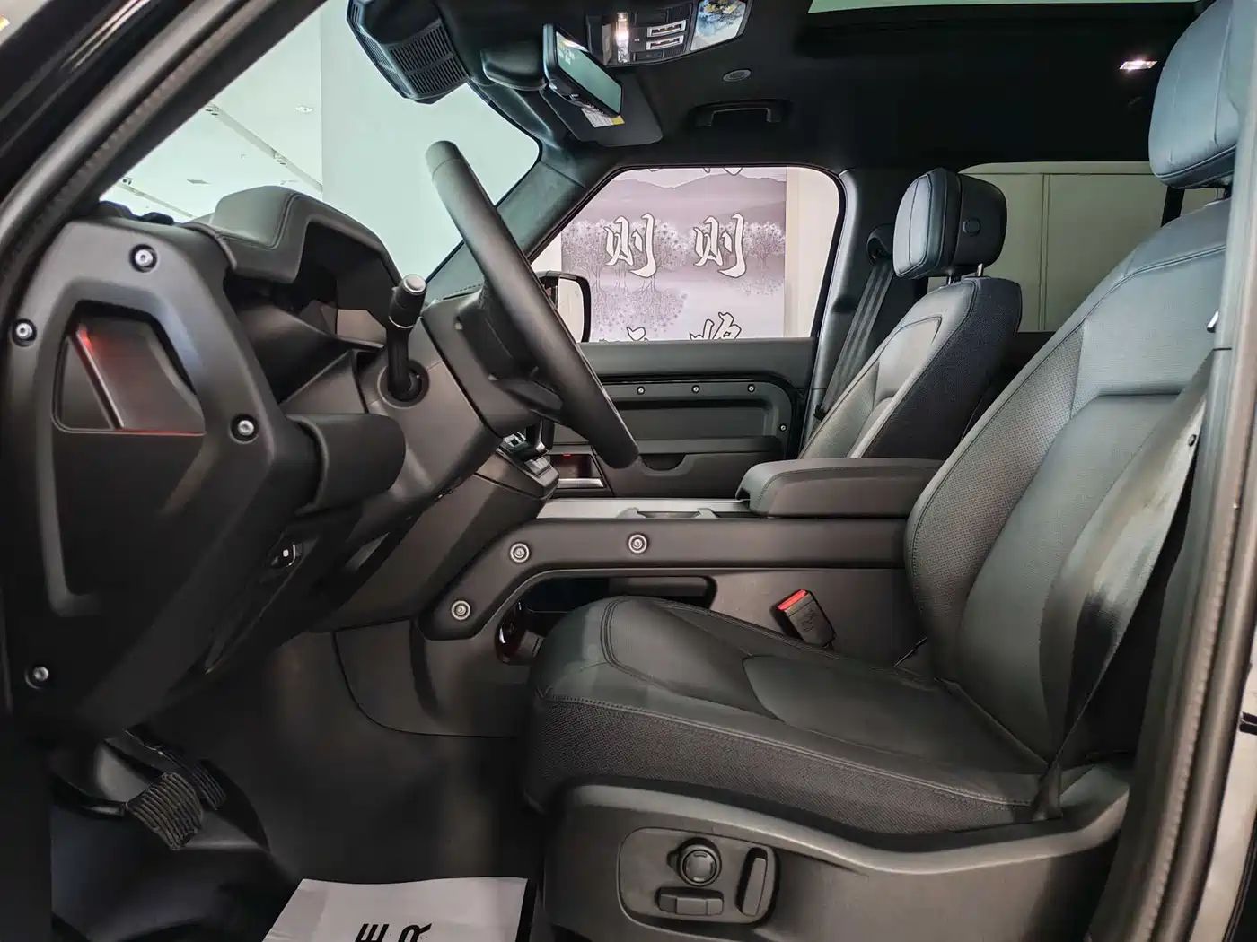 Land Rover Defender 2025 110 3.0T P400 -Dynamic HSE фото 6