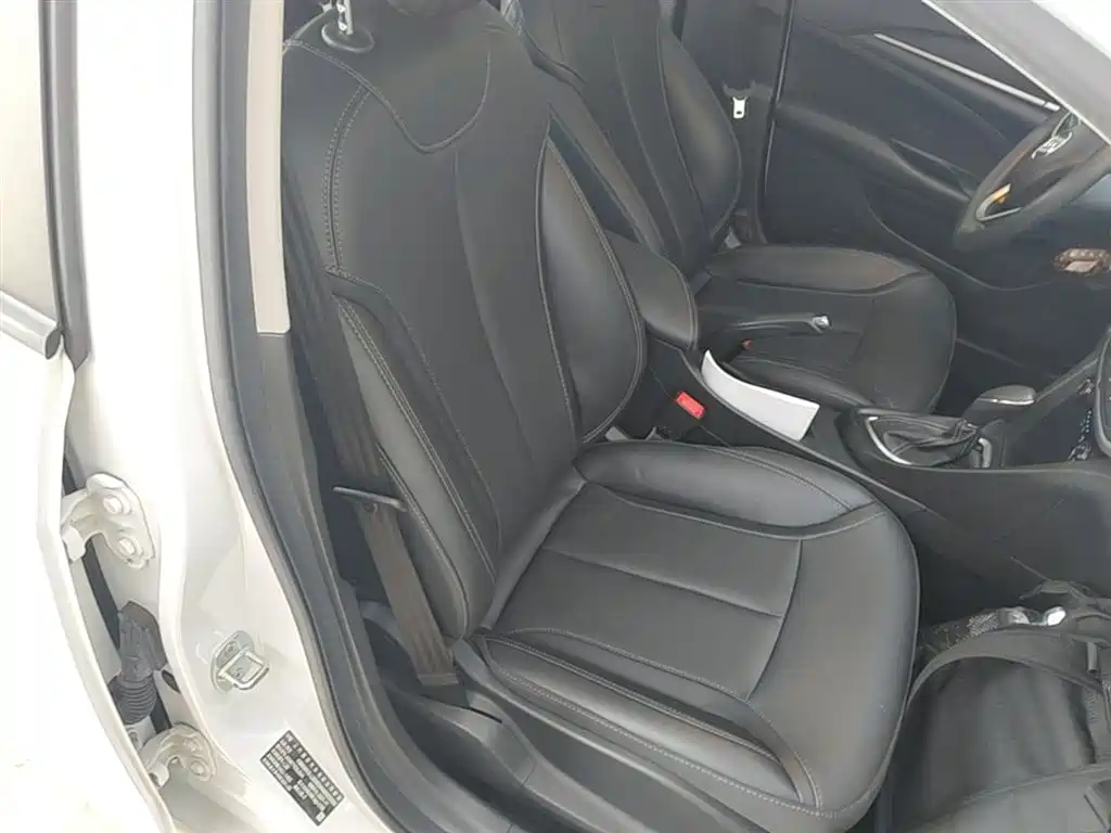 Фото 25 - Buick Excelle