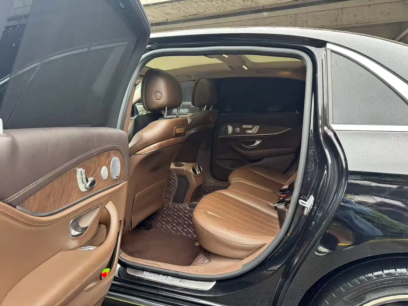 Mercedes-Benz E-Class 2018 E 300 L Luxury фото 6