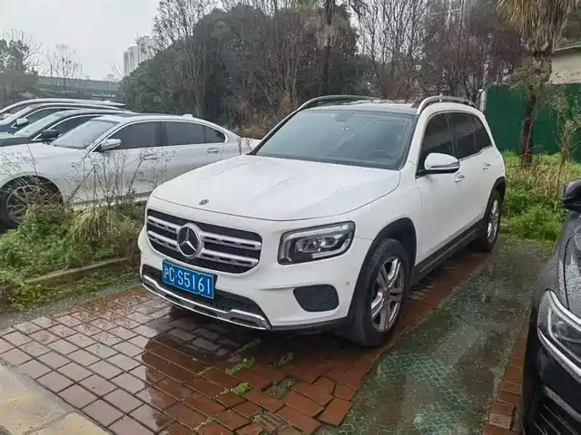 MERCEDES-BENZ GLB