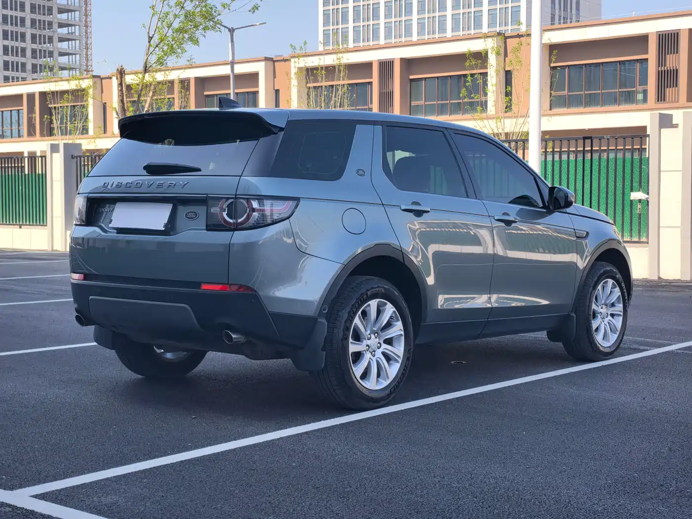 Land Rover Discovery Sport 2019 240PS SE Edition China VI фото 8