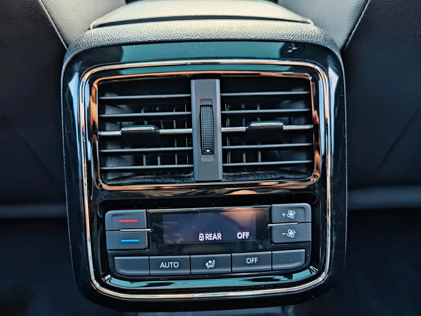 Volkswagen Passat 2021 Model 330TSI Luxury Edition фото 17