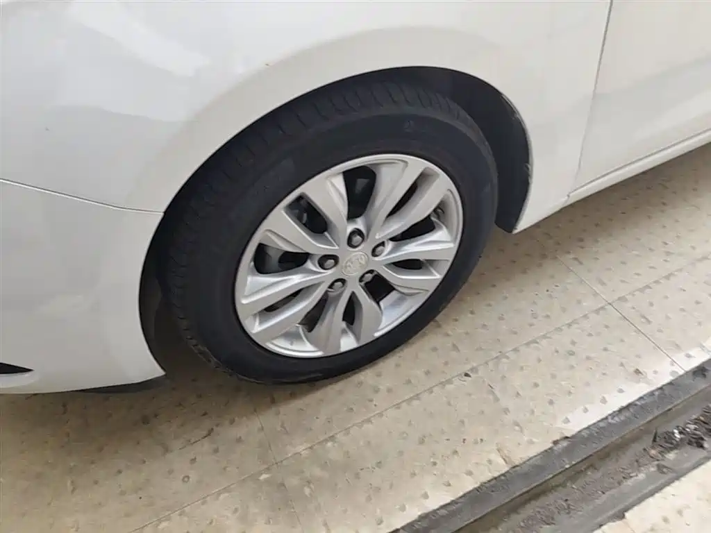 Фото 23 - Buick Excelle